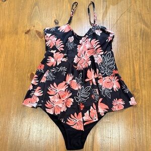 Peachy Floral flowy Bikini top & black solid black bottoms swim set NWOT Small